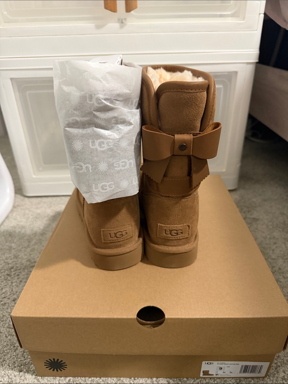 UGG women’s Bailey Bow Boot in Chestnut Brown - Picture 2 of 2
